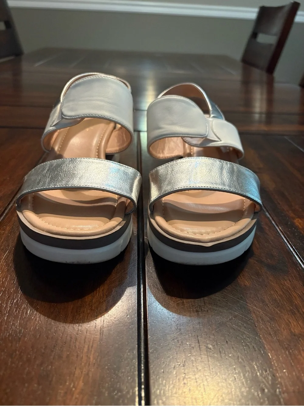 Dream Pairs Silver Metallic and White Platform Slingback Sandals Size 8.5